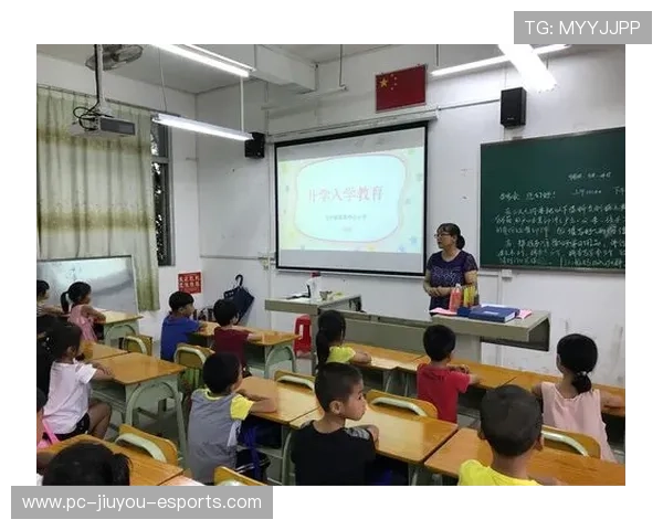 新生入学套餐1000元收费，“自愿”二字引争议